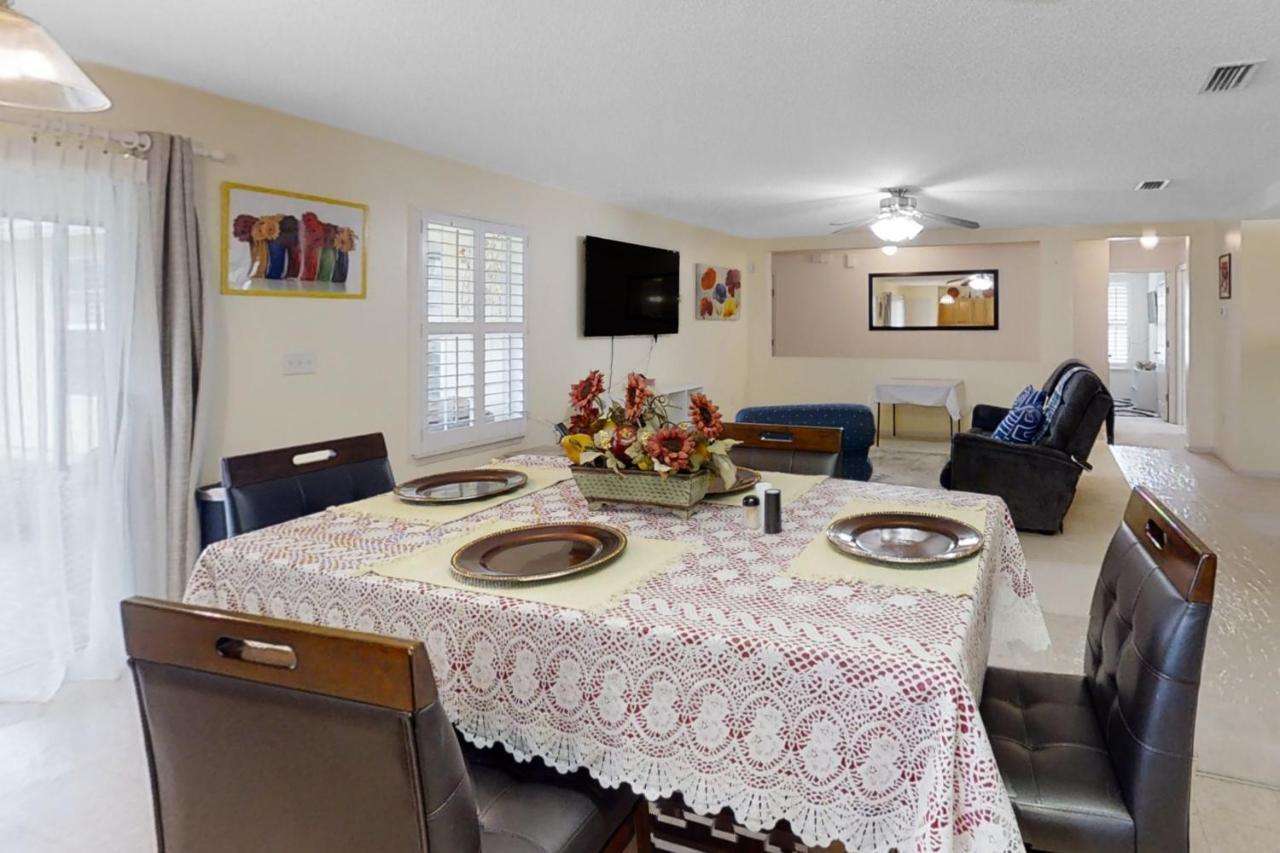 The Home On Tyson Lake Drive Jacksonville Eksteriør bilde
